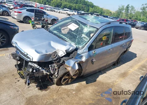 2017 Subaru Forester 2.5I Premium из США, поврежденный, VIN JF2SJAEC3HH800594